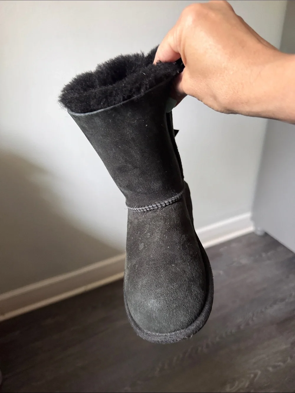 UGG Bailey Bow II boots for girls in size 2, Great condition